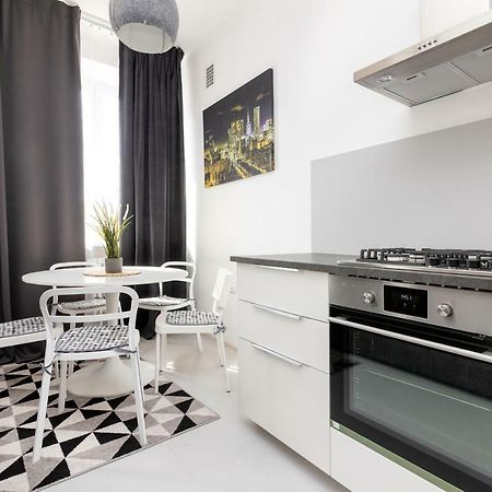 City Centre Apartment Варшава Экстерьер фото